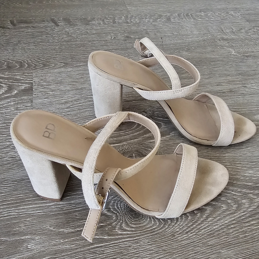 BP Lula Suede Beige/Taupe Block Heels Size 8